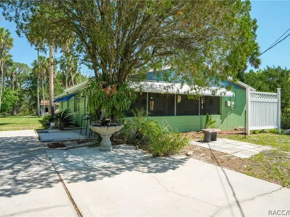 10709 W Halls River Rd, Homosassa, FL 34448