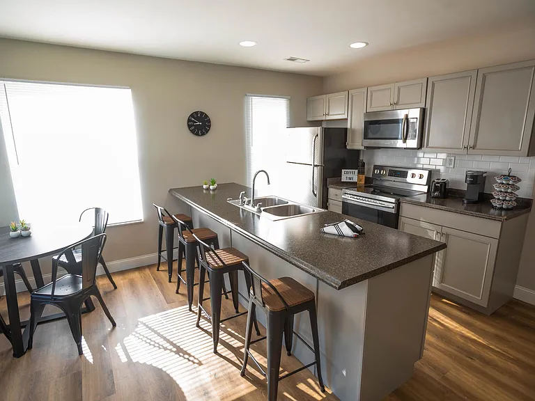 274 McCullough St #6 — Photo 8