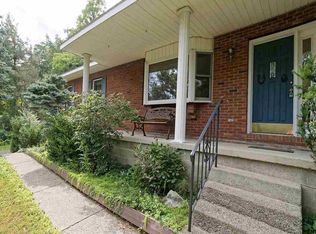 23 McDonald Ln, Rensselaer, NY 12144