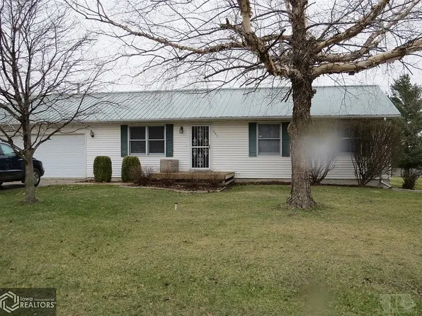 505 S Walnut St, Winfield, IA 52659
