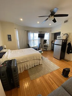 Studio, 1.0 bath, 575 sqft, $2,300 — Photo 2