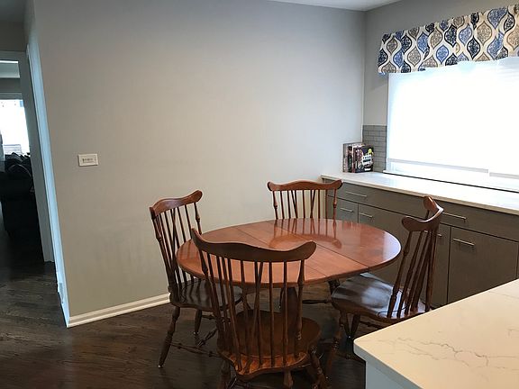 4th image of 5244 Farwell Ave