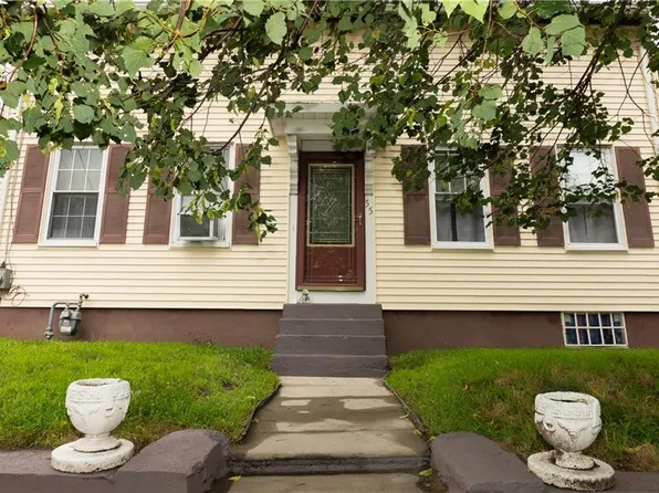 55 Brewster St, Pawtucket, RI 02860