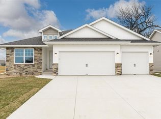 7514 Westfield Dr NE, Cedar Rapids, IA 52402