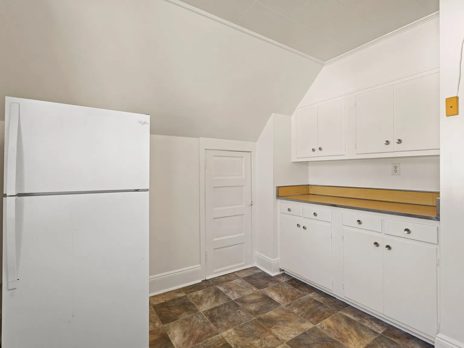 2 bed, $2,000 — Photo 3