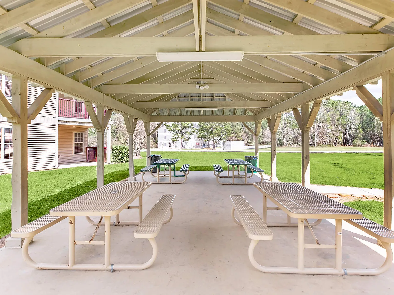 Residence at Piney Shores — Photo 4