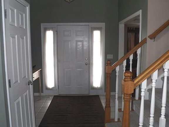 2nd image of 913 Jennison Dr
