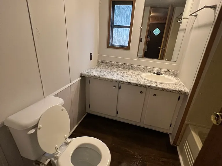 536 Abbott Rd — Photo 9