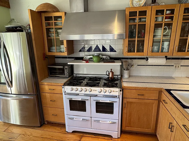 O'keefe & Merrit 6 burner stove with double oven
