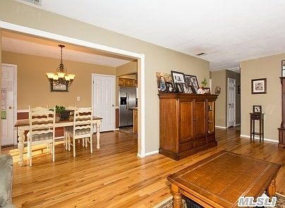3rd image of 84 Coates Ave N