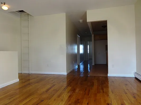 Rented by Blue Egg Realty Corp | media 22