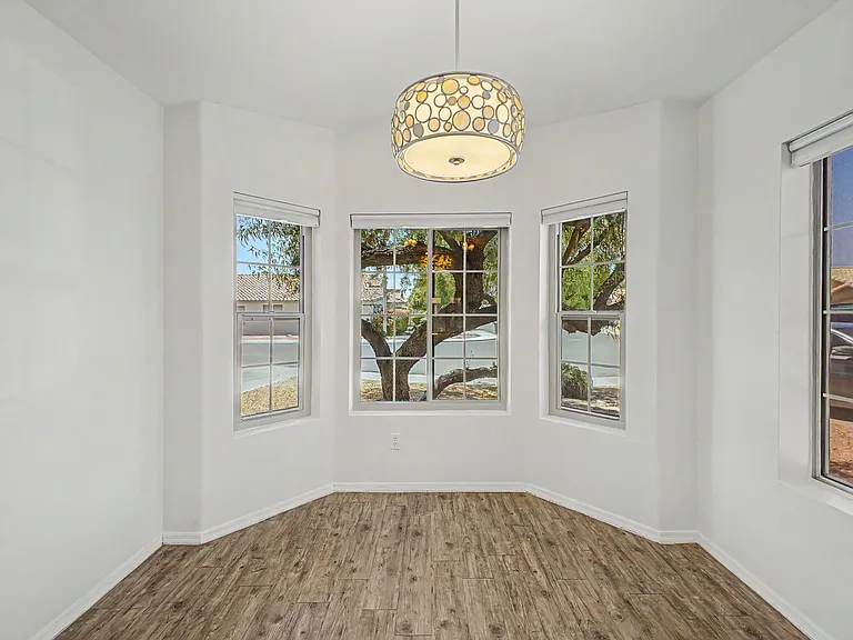 1211 N Jackson St — Photo 14