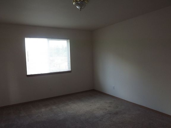 5th image of 25503 30th Ave E