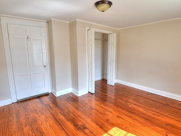 4th image of 105 S Nash St