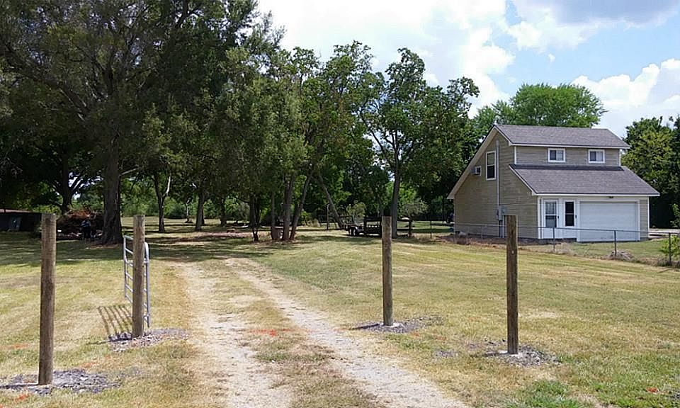 2nd image of 2567 Fm 1462 Rd