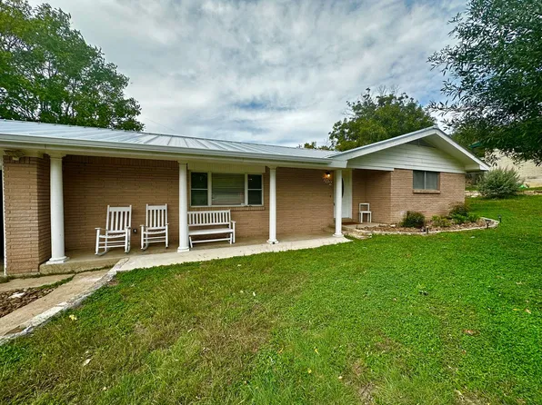 702 Smokey Mountain Dr, Kerrville, TX 78028