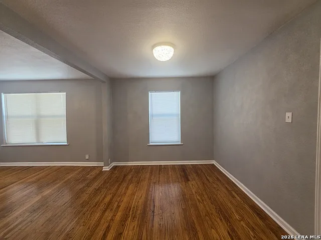 3 bed, 1.0 bath, 1104 sqft, $1,400 — Photo 3