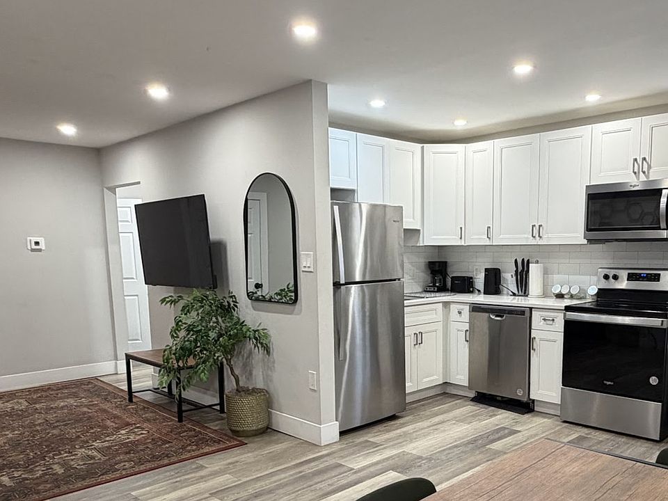 1st image of 711 Harry St APT 1B