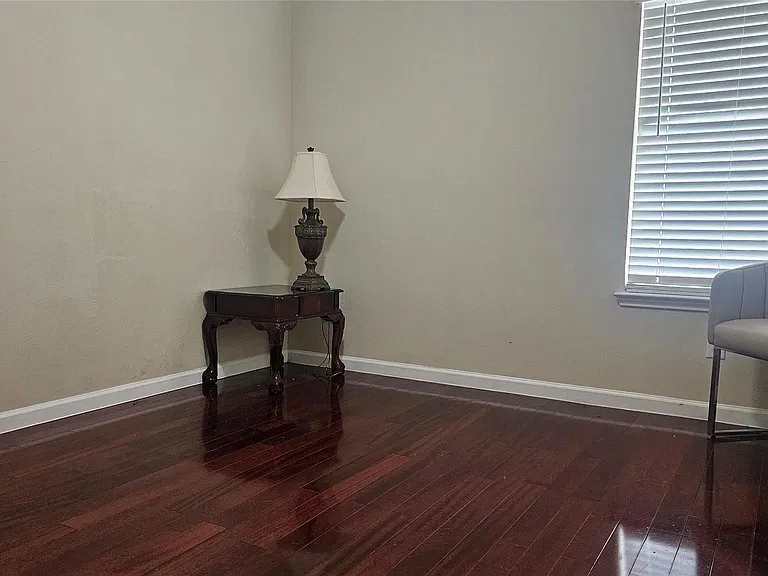 9611 Drummond Cliff Ln — Photo 11
