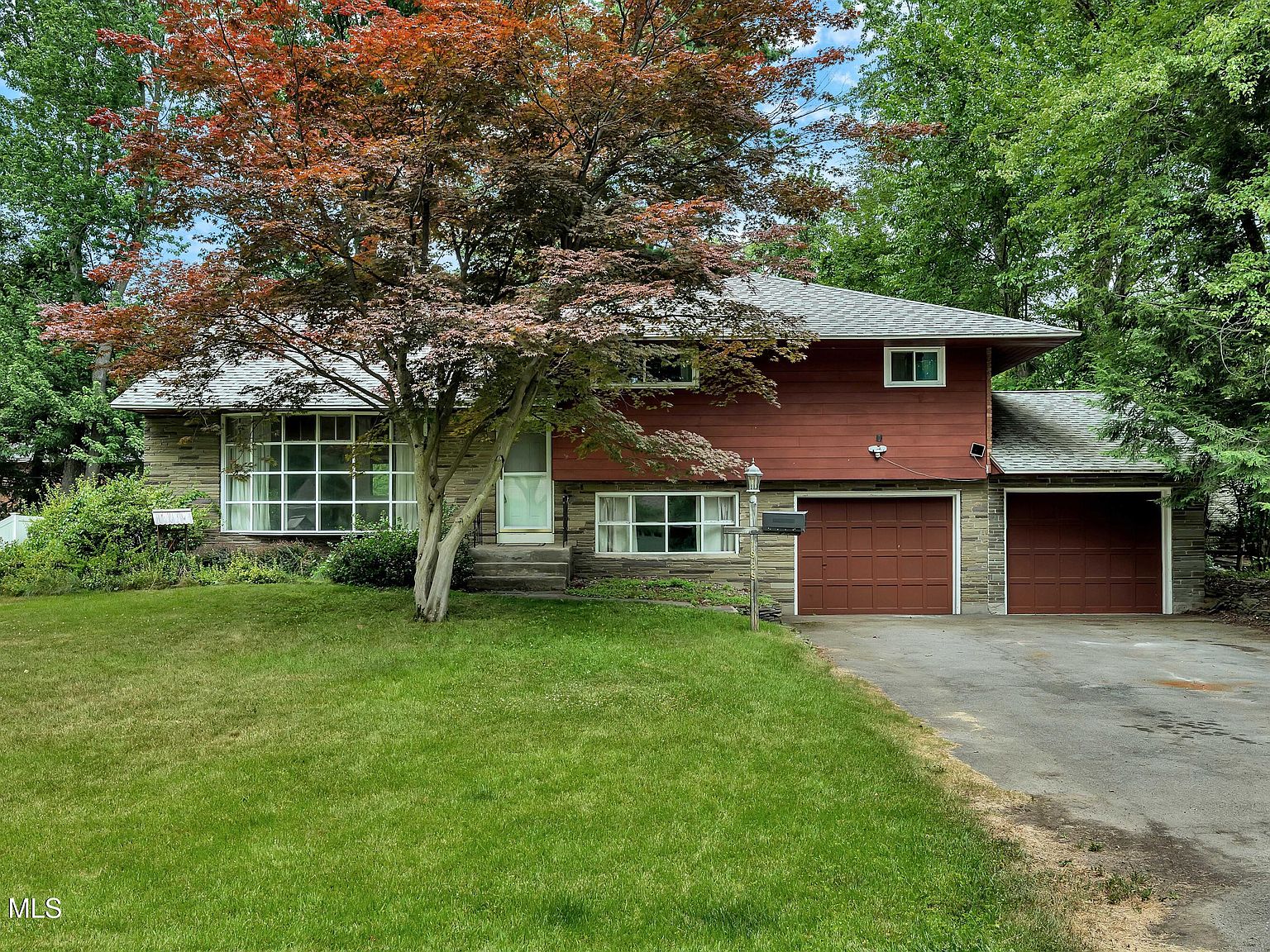 @さま 1929 Hexam Road, Niskayuna, NY 12309 | Zillow