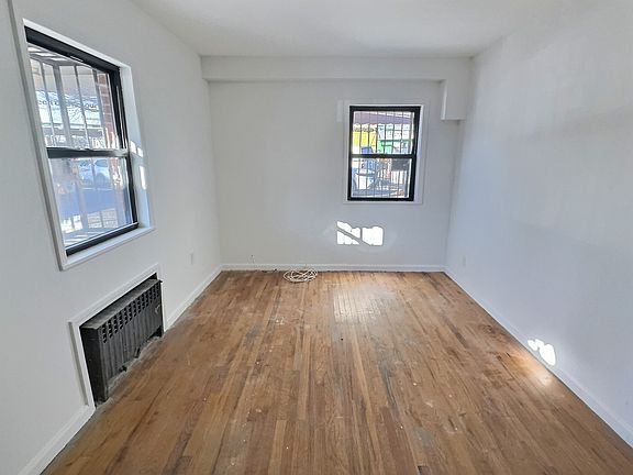 4th image of 42-05 Astoria Blvd N