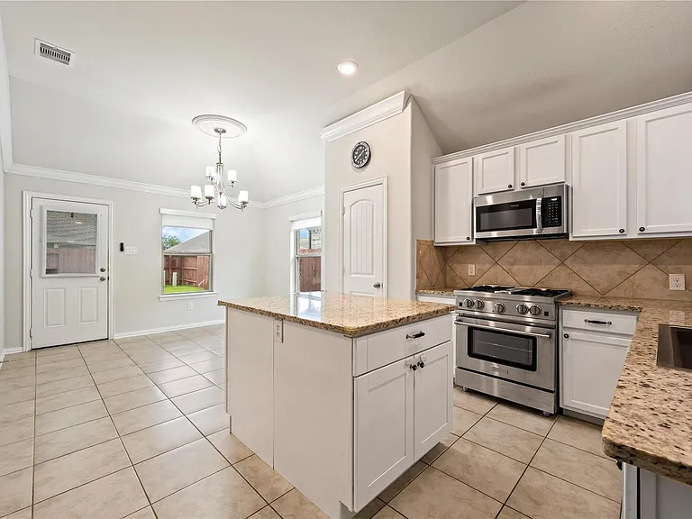 8934 English Manor Dr — Photo 10
