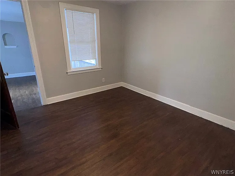 34 Sunset St #UPPER — Photo 7