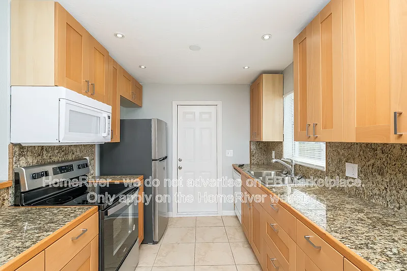 3 bed, 2.0 bath, 1104 sqft, $2,490 — Photo 4
