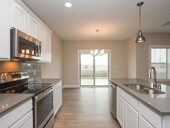 4th image of 1016 SW Elm St #9595902