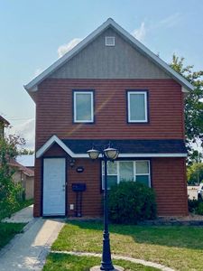 723 2nd Ave NE, Devils Lake, ND, 58301