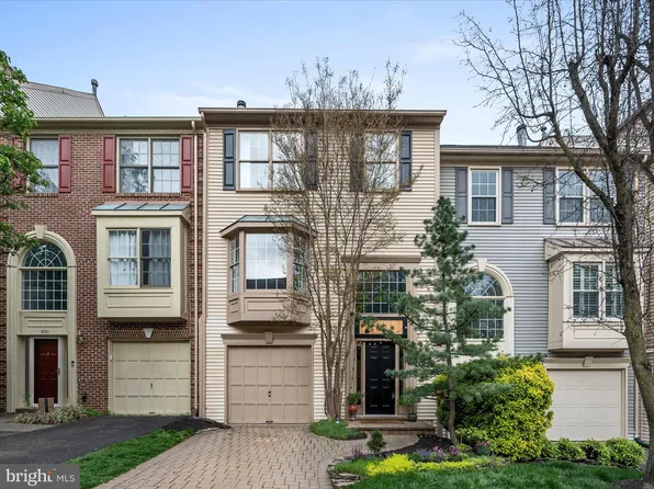 892 Tall Oaks Sq SE, Leesburg, VA 20175