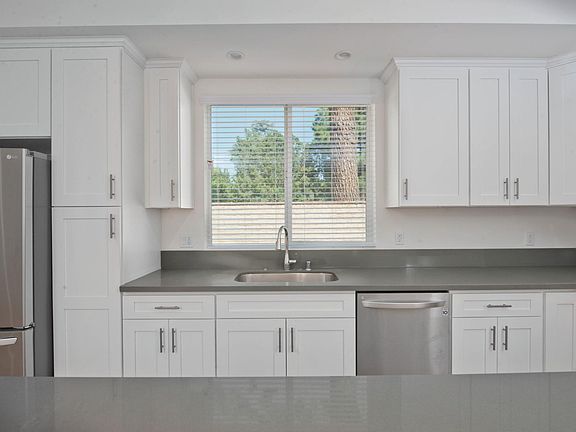 5th image of 17962 Parthenia St