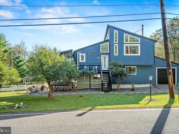 2117 Rosemont Dr, Tobyhanna, PA 18466