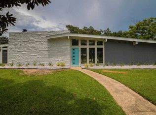 20 Oakwood Dr, Gulfport, MS 39507
