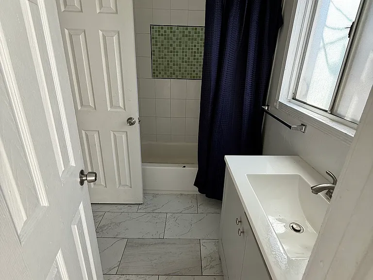 1348 E 23rd St #1 — Photo 7