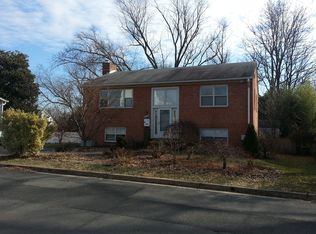 5608 8th Rd N, Arlington, VA 22205