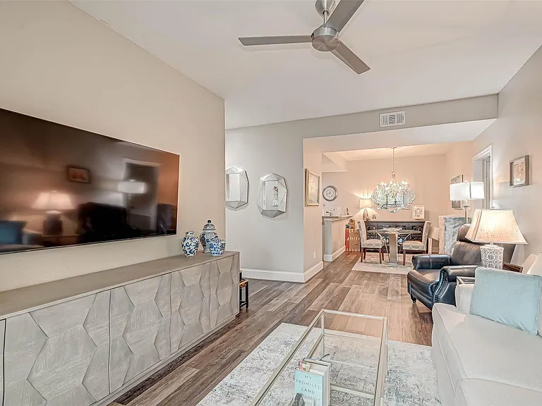 11711 Memorial Dr #389 — Photo 2