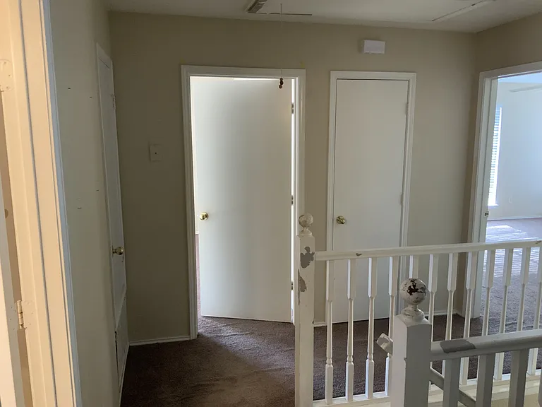 705 Little Fox Ln — Photo 34