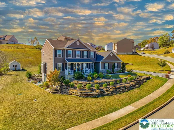 4924 Coatbridge Ln, Walnutport, PA 18088