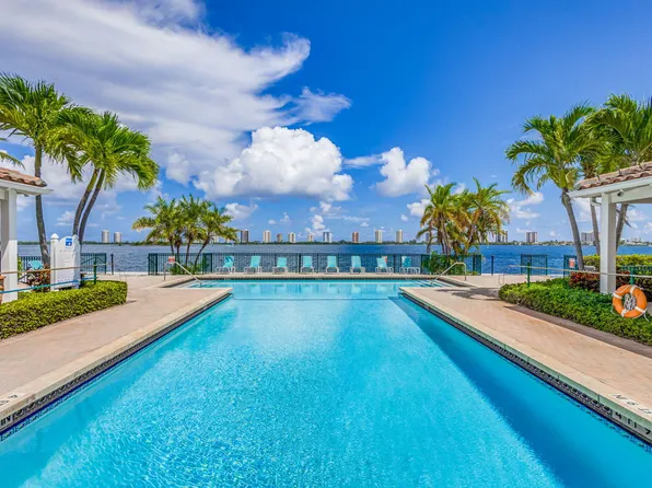 1145 Lake Shore Drive #206, Lake Park, FL 33403