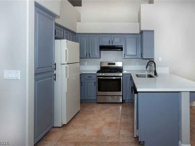 921 English Heather Dr — Photo 11