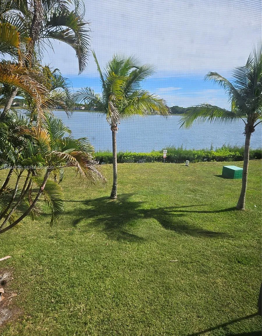 Laguna Pointe At Calif Clu — Photo 4