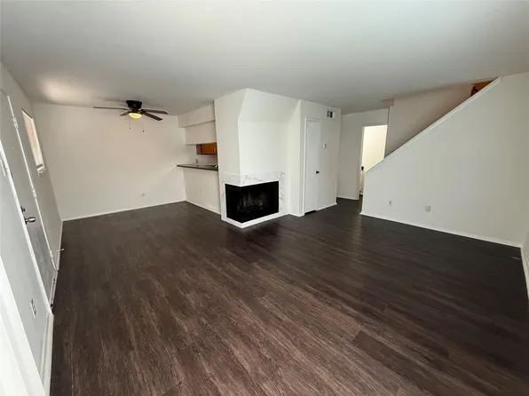 8050 Sands Point Dr APT C, Houston, TX 77036