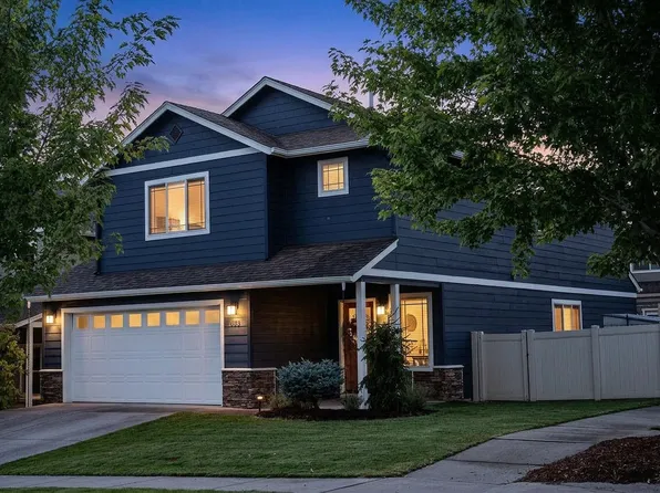 633 SE Glengarry Pl, Bend, OR 97702