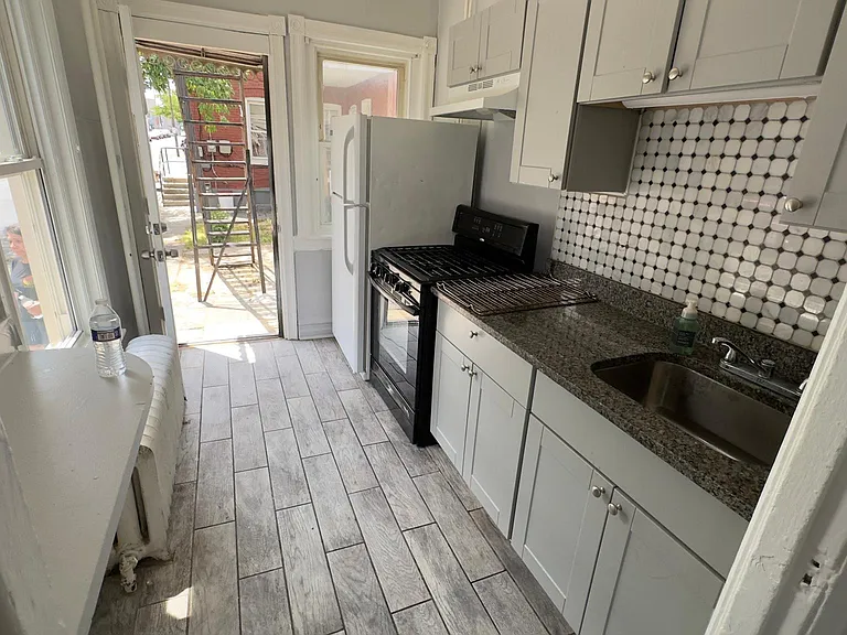 602 N 8th St #1 — Photo 7