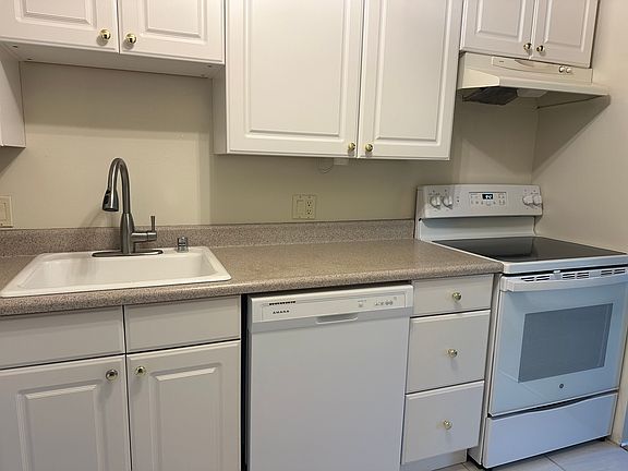 3rd image of 815 N Humboldt St APT 309
