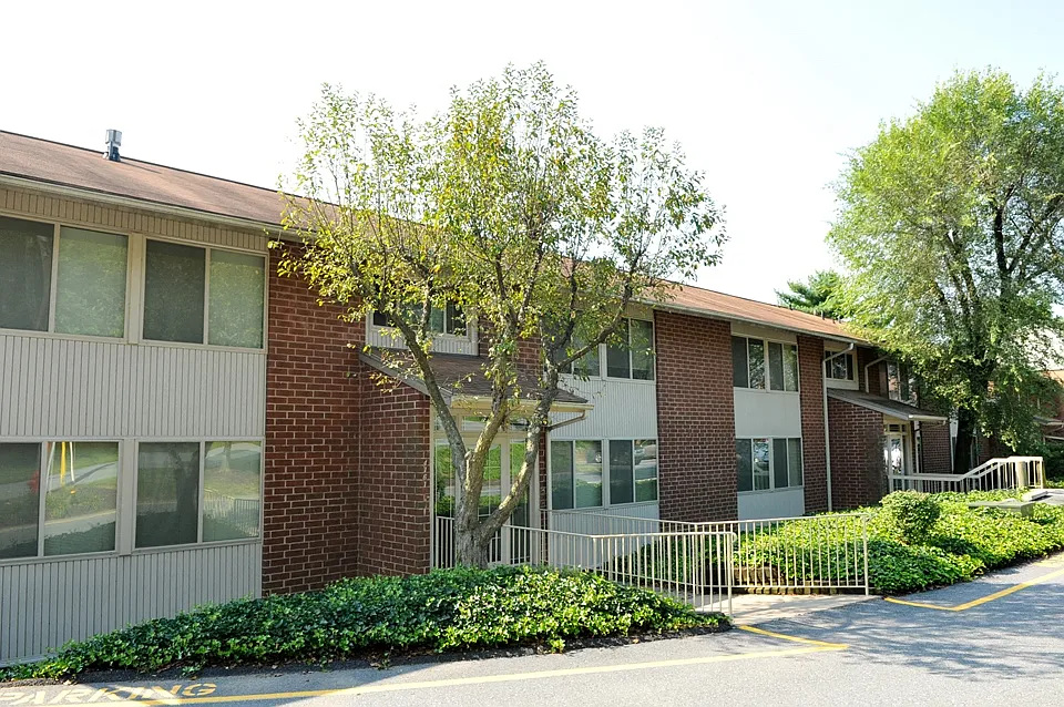Building Photo - Spring Valley