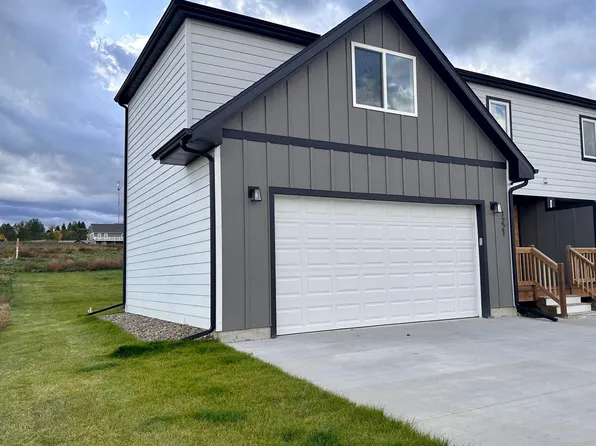 1221 9th St SW, Watford City, ND 58854