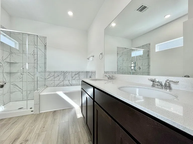 1517 Cobblecrest Ln — Photo 24
