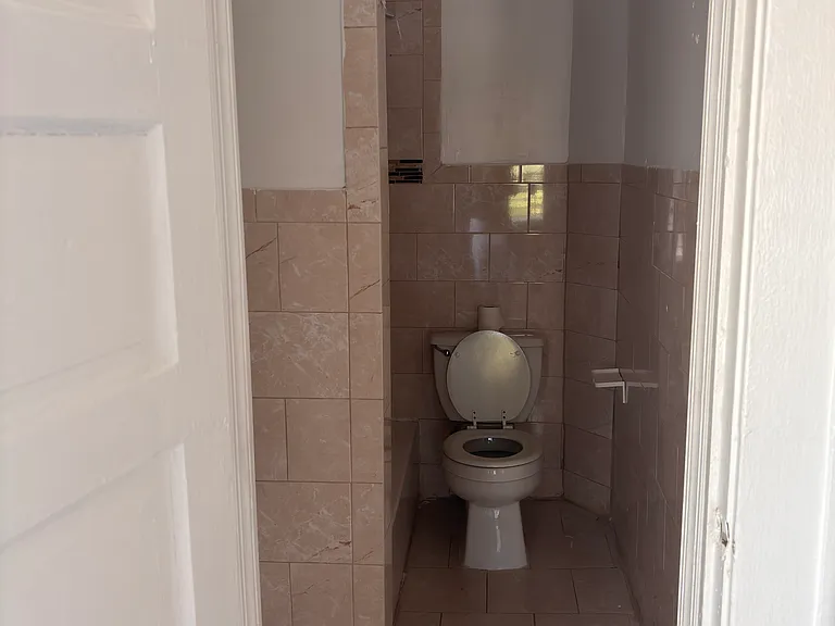 174-176 Jefferson St #2 — Photo 5